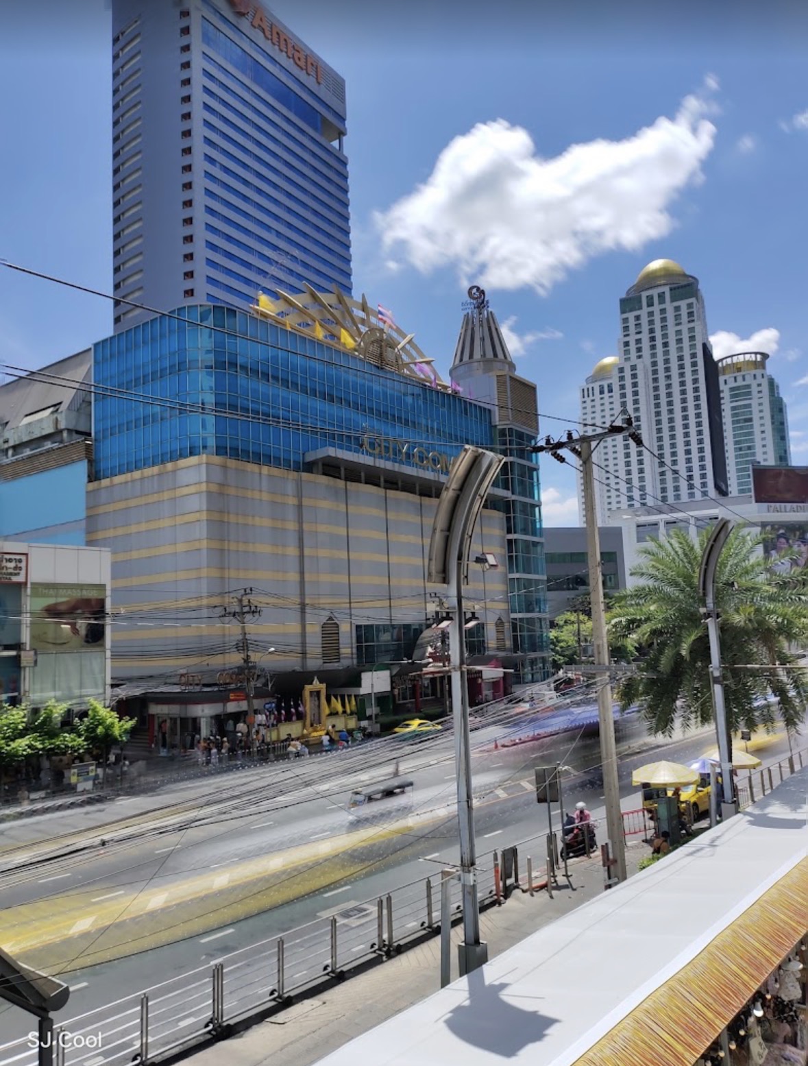 Pratunam — Bargain Shopping District